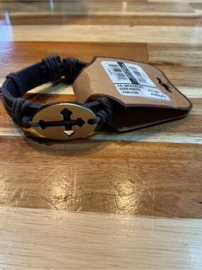 Kerusso Men's Brown Leather Bracelet with Gold Cross Accent